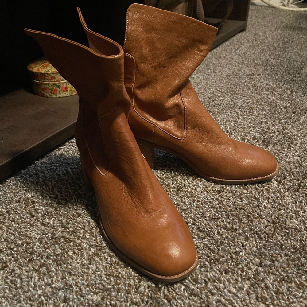 Women's Kelsi Dagger Tan Leather Boots